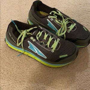 Altra zero drop shoe
